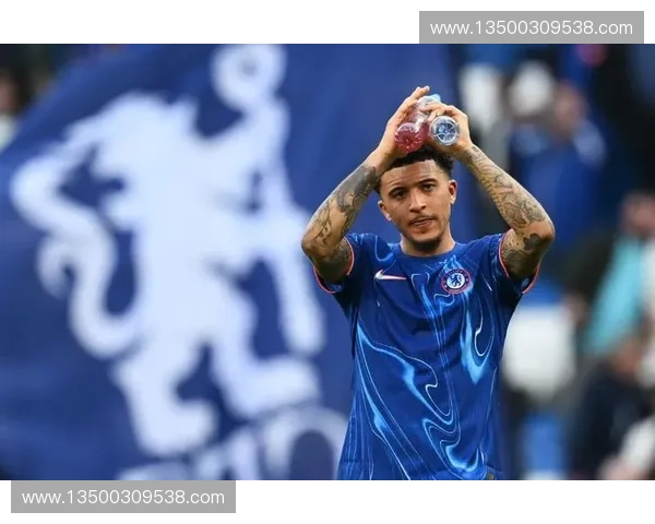 精彩赛事不断升级 2025赛季足球联赛争冠形势扑朔迷离 球迷热议球队阵容变化